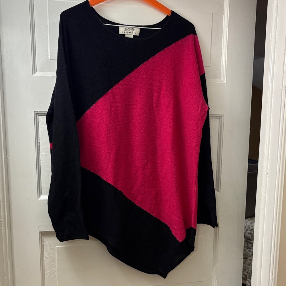Bold Colorblock Cashmere Sweater in Black and Hot Pink